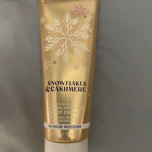 2 Bath & Body Works Snowflakes & Cashmere Body Lotion